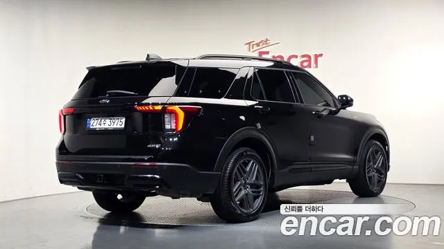 Ford Explorer 6th Gen — Фото автомобиля 2