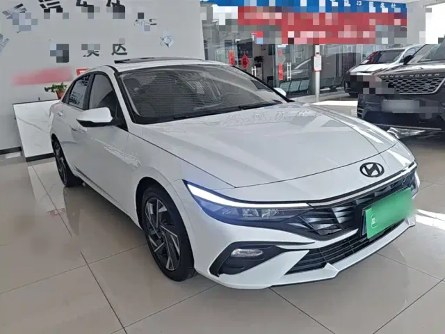 Hyundai Elantra — Фото автомобиля 3