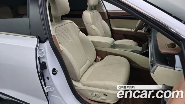 Hyundai Grandeur GN7 — Фото автомобиля 12