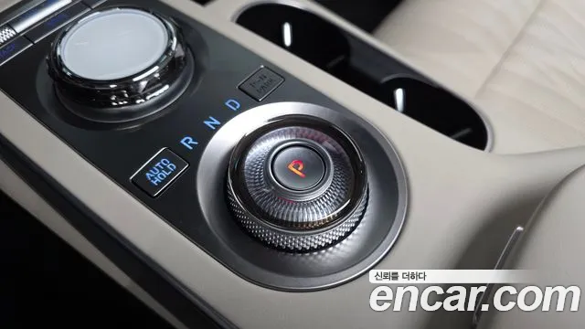 Genesis GV70 — Фото автомобиля 9