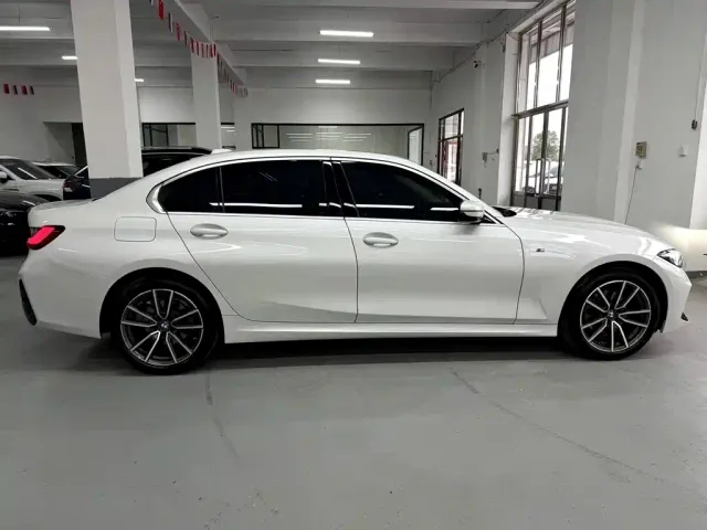 BMW 3 Series — Фото автомобиля 7