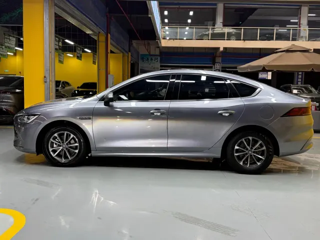 BYD Qin PLUS — Фото автомобиля 8