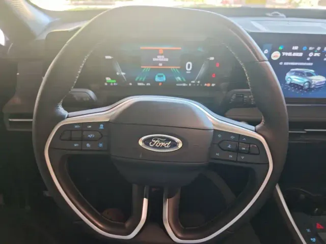 Ford Edge — Фото автомобиля 10