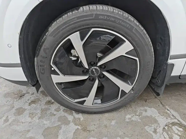 BYD Sealion 06 — Фото автомобиля 22