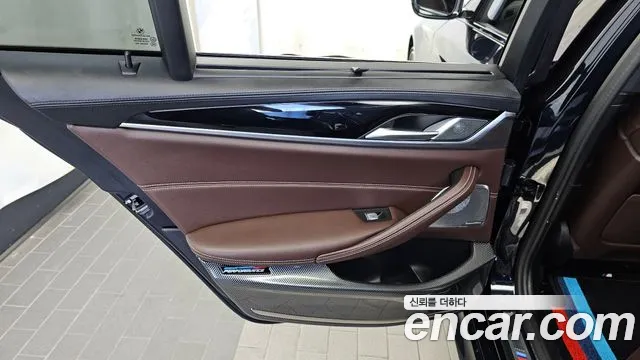 BMW 5 Series G30 — Фото автомобиля 14