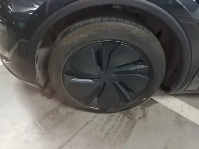 Tesla Model Y — Фото автомобиля 22