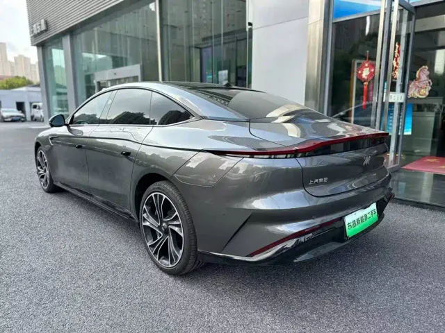 IM Motors L7 — Фото автомобиля 4