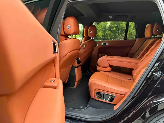 Li Auto L7 — Фото автомобиля 8