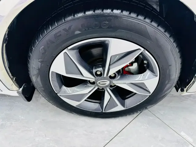 GAC Trumpchi M6 — Фото автомобиля 15