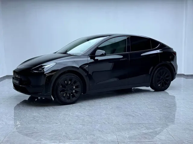 Фотография автомобиля — Tesla Model Y