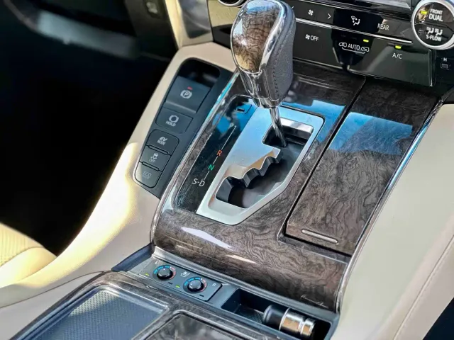 Toyota Vellfire — Фото автомобиля 8