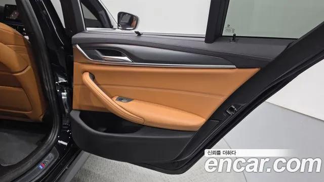 BMW 5 Series G30 — Фото автомобиля 14