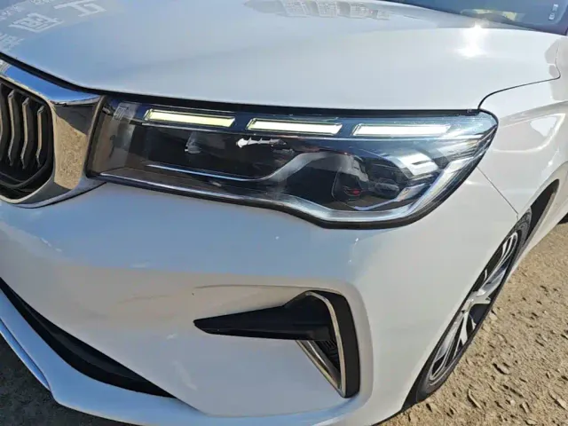 Geely Emgrand — Фото автомобиля 23