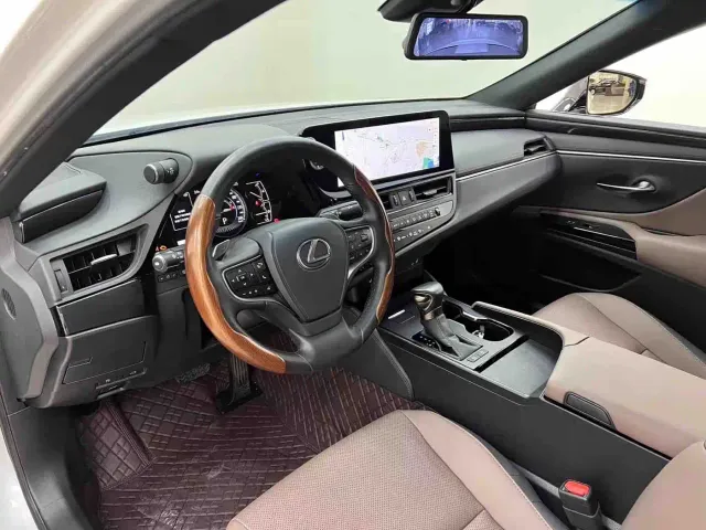 Lexus ES — Фото автомобиля 11