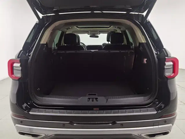 Ford Explorer — Фото автомобиля 16