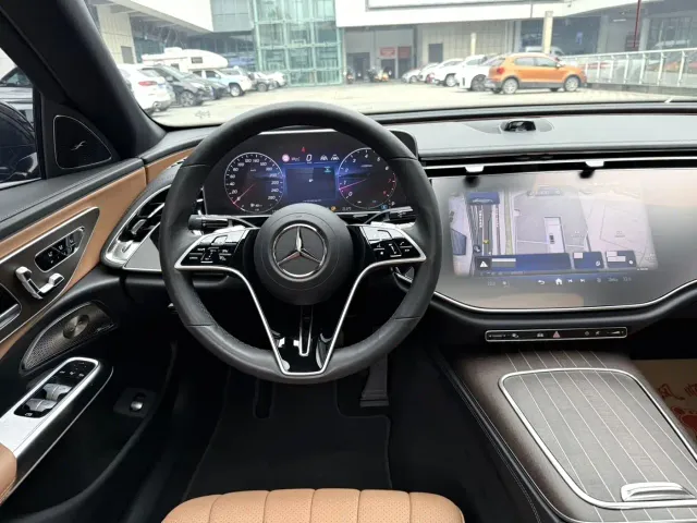 Mercedes-Benz E-Class — Фото автомобиля 7