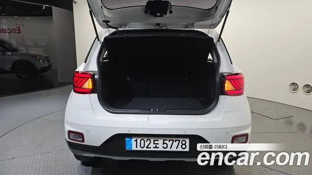 Hyundai Venue — Фото автомобиля 25