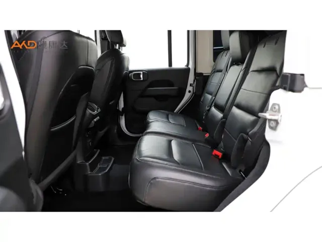 Jeep Wrangler — Фото автомобиля 7