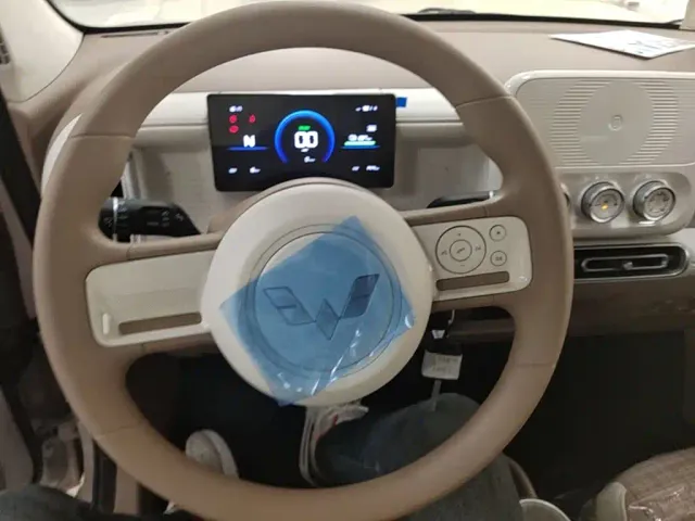 Wuling Hongguang Mini EV — Фото автомобиля 10