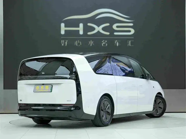 Li Auto MEGA — Фото автомобиля 4