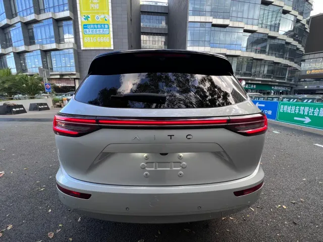 Aito M7 — Фото автомобиля 10