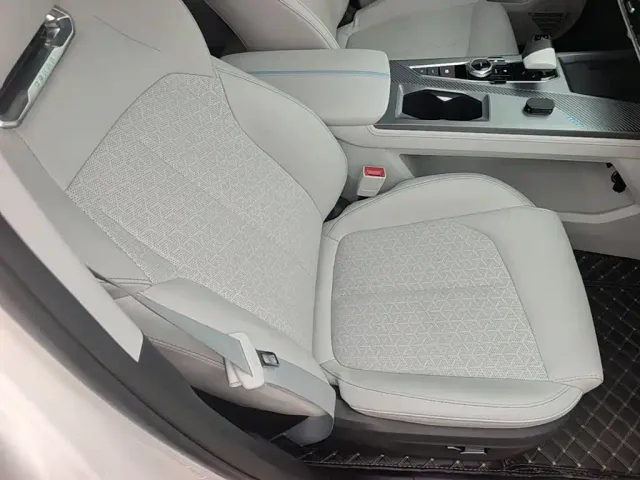 Changan Oshan Z6 EV — Фото автомобиля 19