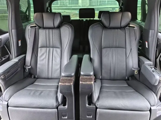 Toyota Alphard — Фото автомобиля 20