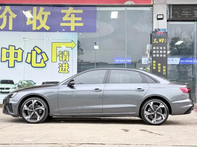Audi A4L — Фото автомобиля 14