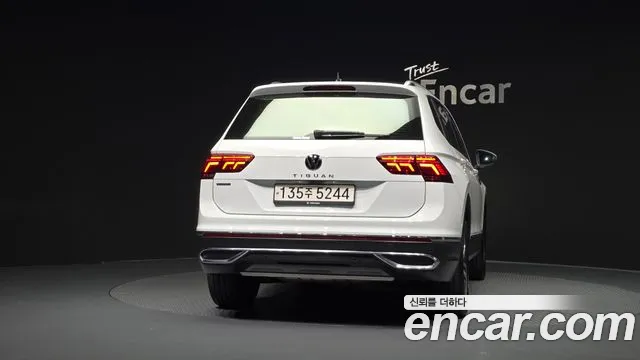 Volkswagen Tiguan — Фото автомобиля 4