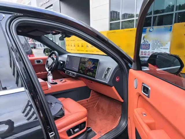 Li Auto L7 — Фото автомобиля 17