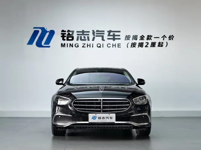 Mercedes-Benz E-Class — Фото автомобиля 3