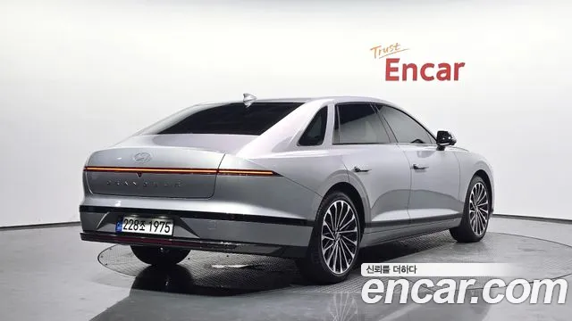 Hyundai Grandeur — Фото автомобиля 2