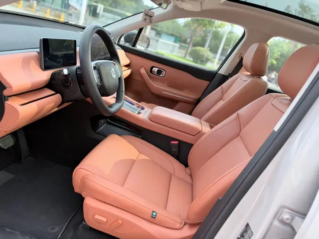 Leapmotor C10 — Фото автомобиля 7