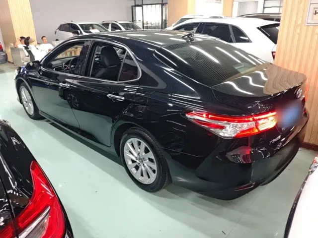 Toyota Camry — Фото автомобиля 4