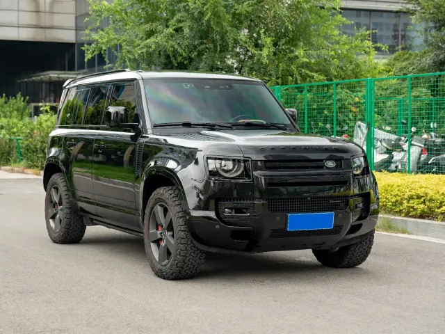 Land Rover Defender — Фото автомобиля 3