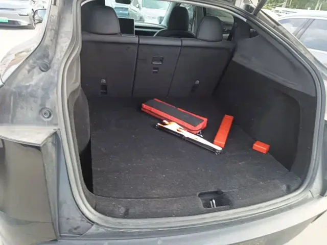 Tesla Model Y — Фото автомобиля 18