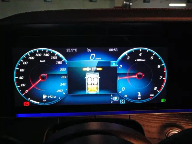 Mercedes-Benz E-Class — Фото автомобиля 14