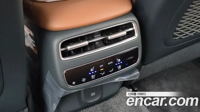 Genesis GV70 2.5T Бензин AWD — Фото автомобиля 18