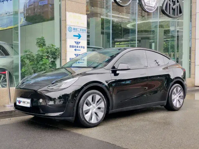 Фотография автомобиля — Tesla Model Y