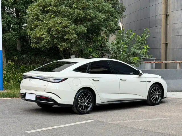 BYD Seal — Фото автомобиля 8