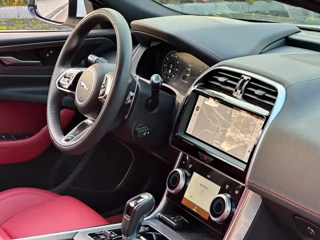 Jaguar XEL — Фото автомобиля 8