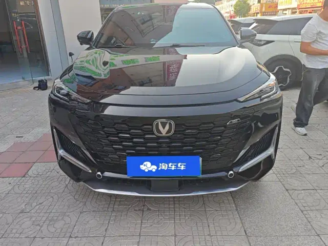 Changan UNI-K iDD — Фото автомобиля 2