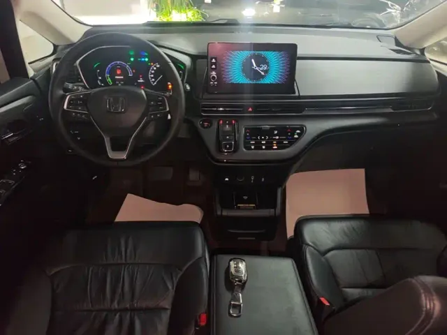 Honda Elysion — Фото автомобиля 9