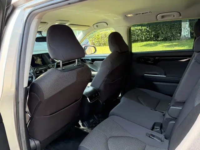 Toyota Highlander — Фото автомобиля 11