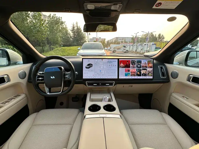 Li Auto L8 — Фото автомобиля 5