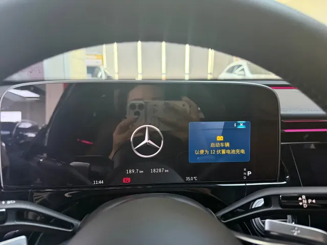 Mercedes-Benz E-Class — Фото автомобиля 14