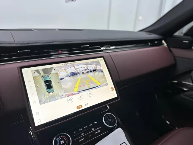 Land Rover Range Rover Sport — Фото автомобиля 23