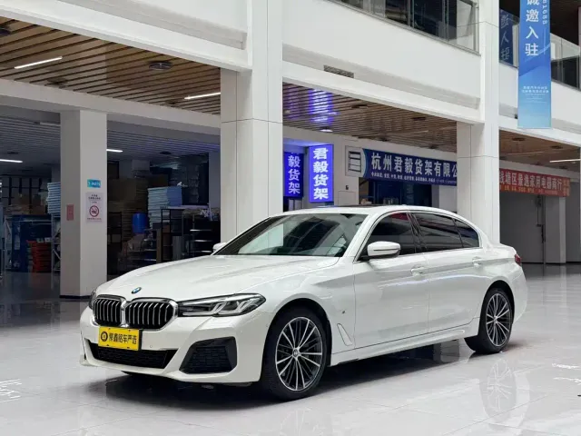 Фотография автомобиля — BMW 5 Series
