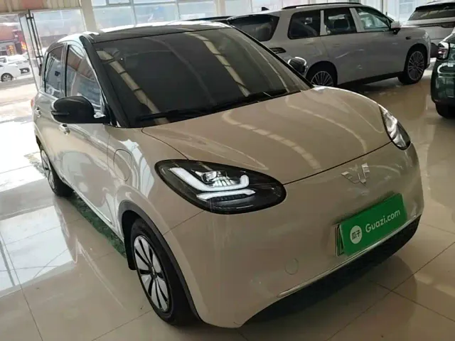 Wuling Bingo — Фото автомобиля 3