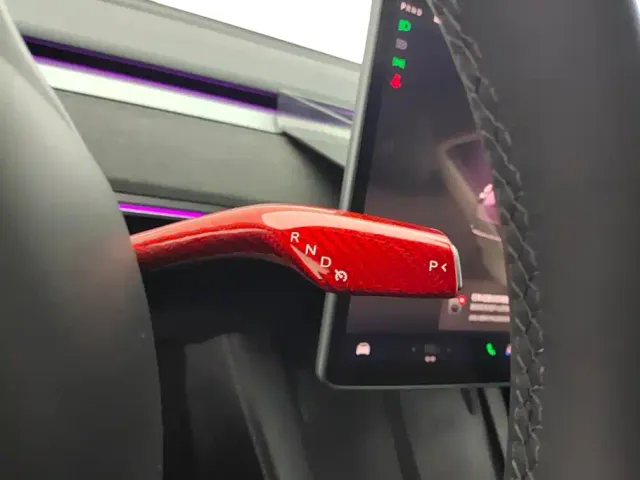 Tesla Model 3 — Фото автомобиля 16